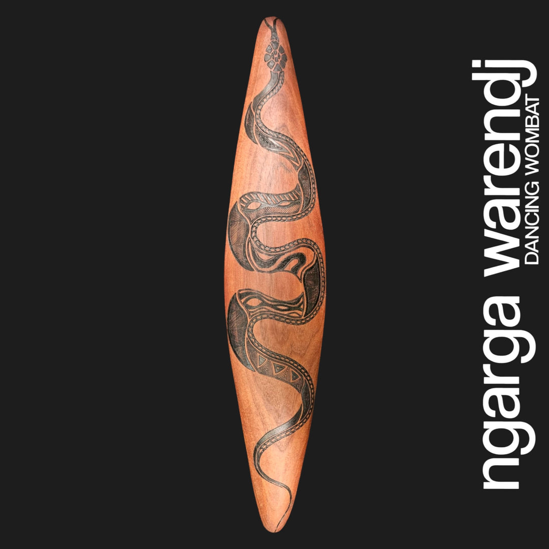 WALL SHIELD MEDIUM WIDE - GAAN THE SNAKE DESIGN