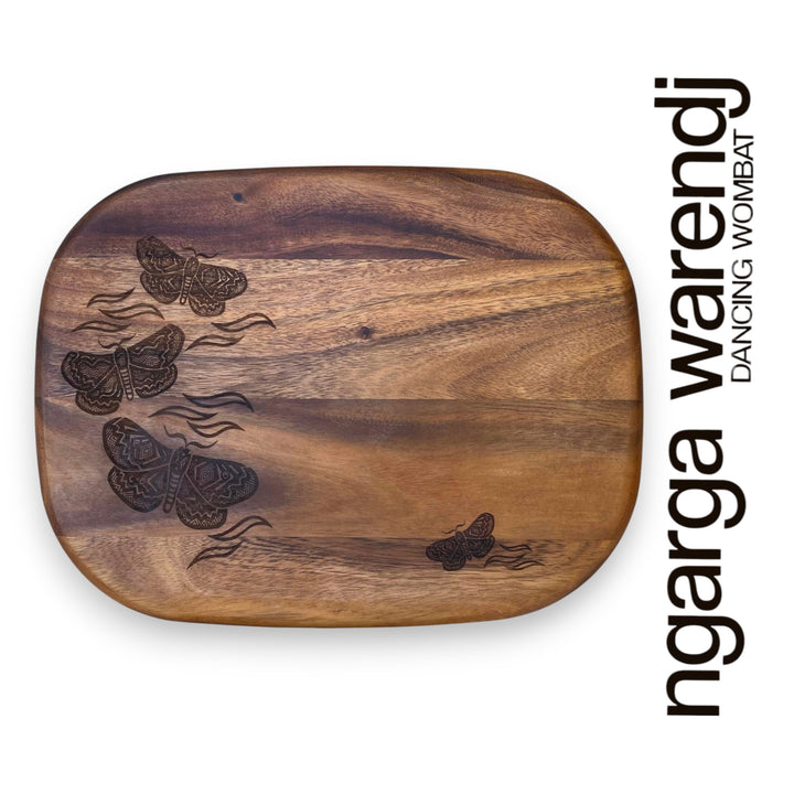 ACACIA WOOD LARGE LONG GRAIN BOARD - THREE BOGONG MOTHS DESIGN