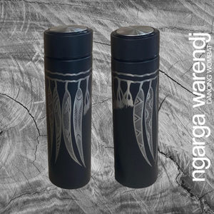 DOUBLE WALLED INSULATED STAINLESS STEEL FLASK WITH INFUSER 500ml - GUM LEAVES DESIGN - BLACK OR WHITE
