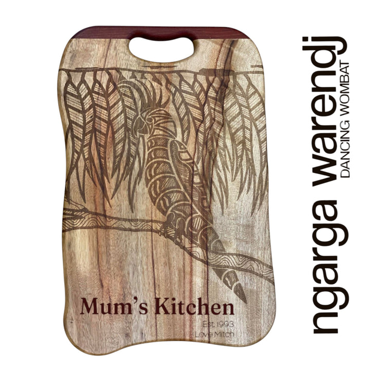 CAMPHOR LAUREL & REDGUM MEDIUM BOARD WITH ONE HANDLE - ASSORTED DESIGNS