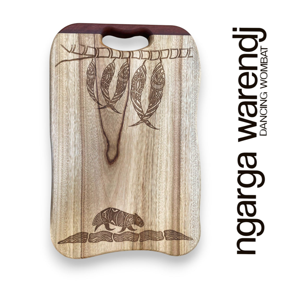 CAMPHOR LAUREL & REDGUM MEDIUM BOARD WITH ONE HANDLE - ASSORTED DESIGNS