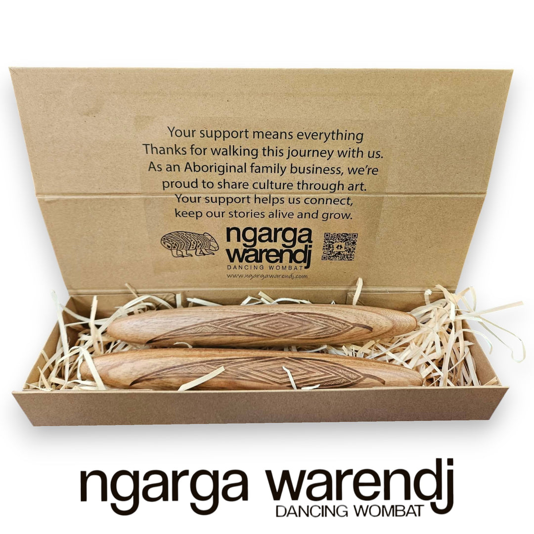 CLAPSTICKS WITH ASSORTED DESIGNS IN GIFTBOX