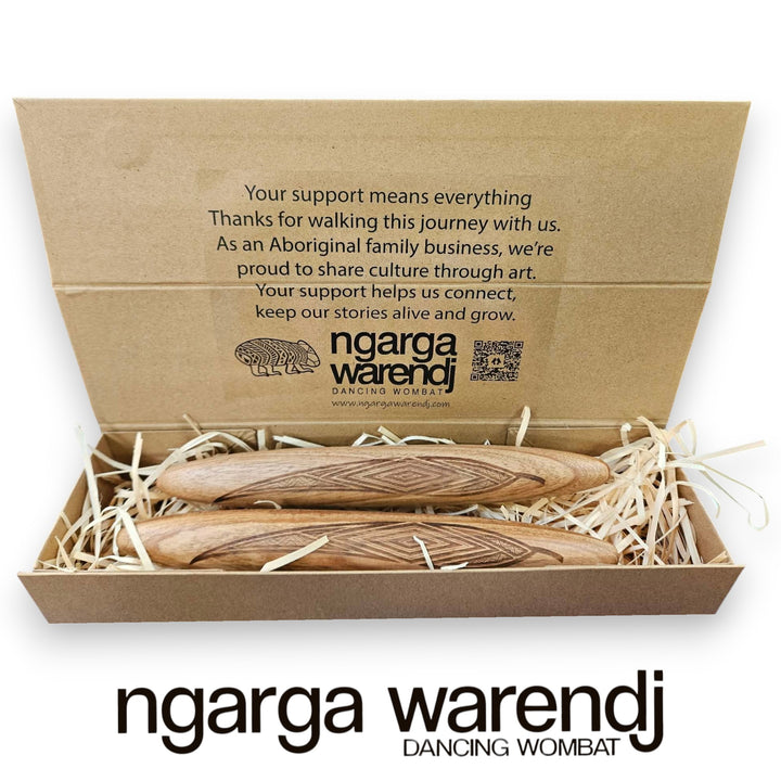 CLAPSTICKS WITH ASSORTED DESIGNS IN GIFTBOX