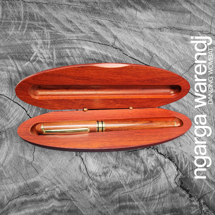 OVAL PEN SET WITH GUM LEAVES
