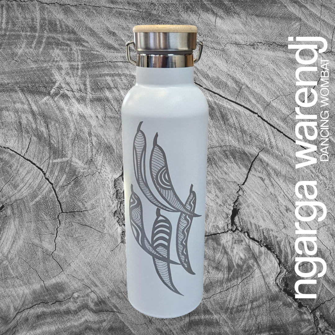 GUM LEAVES DESIGN - BLACK OR WHITE 750ML DOUBLE WALLED INSULATED STAINLESS STEEL BOTTLE